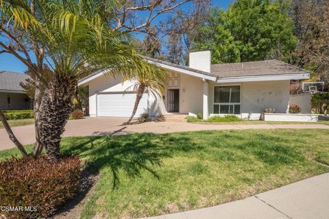Photo of 2341 Stormcroft Court, Westlake Village, CA 91361 (MLS # 226001176)
