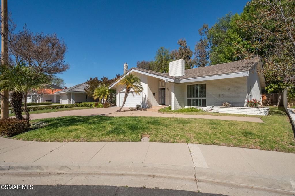 Photo of 2341 Stormcroft Court, Westlake Village, CA 91361 (MLS # 226001176)