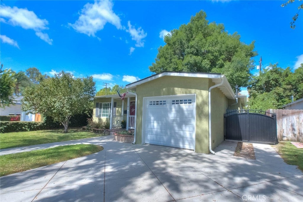 1933 W Jacaranda Place