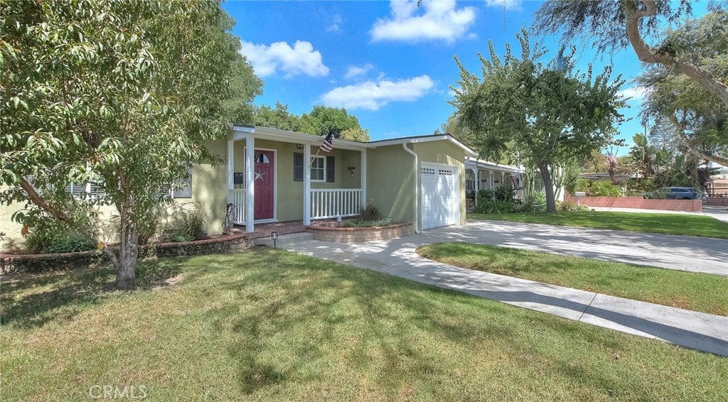 1933 W Jacaranda Place