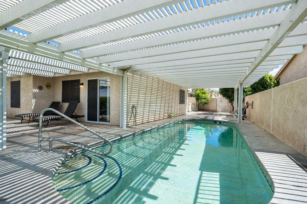 Tri Palm Estates - Residential