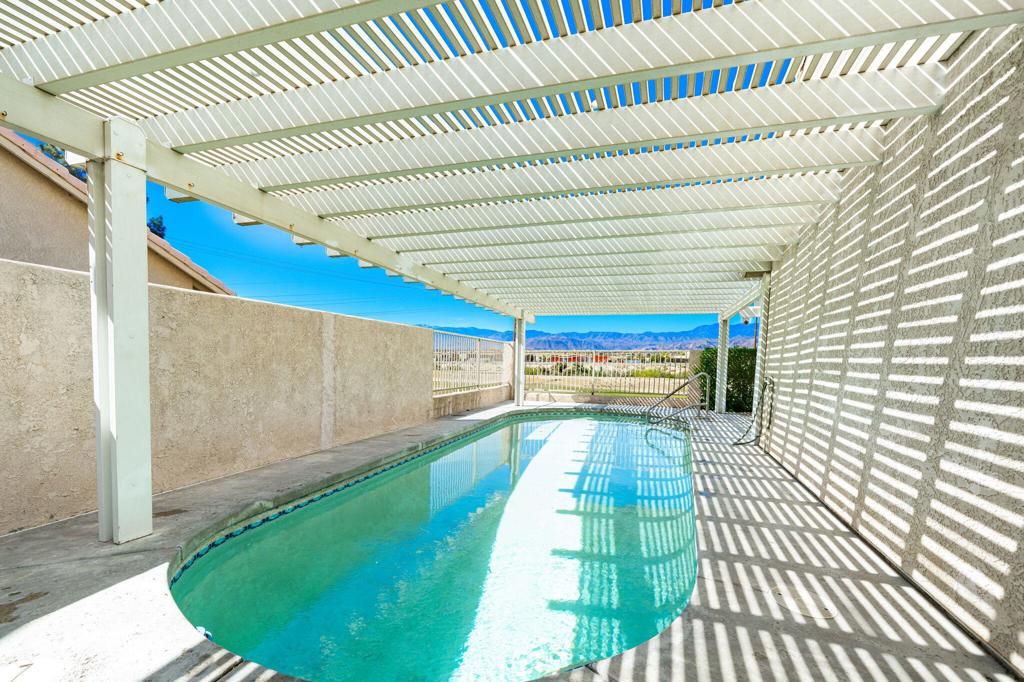 Tri Palm Estates - Residential