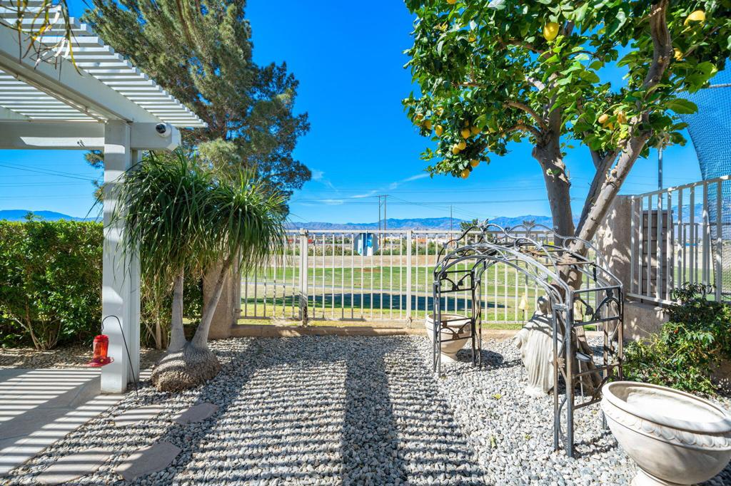 Tri Palm Estates - Residential