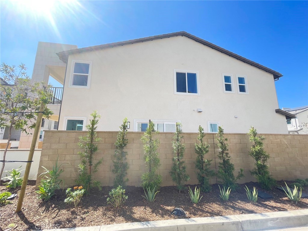Estela - Residential Lease