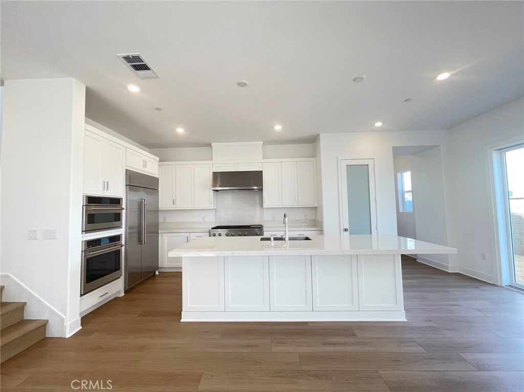 Estela - Residential Lease