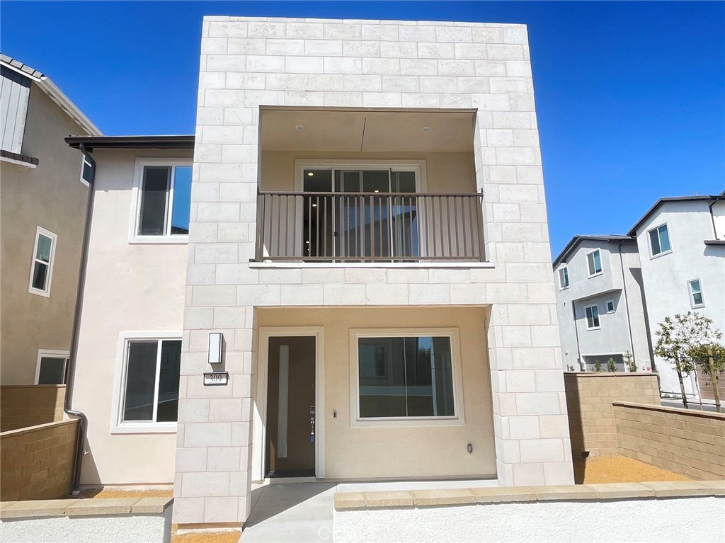 Estela - Residential Lease