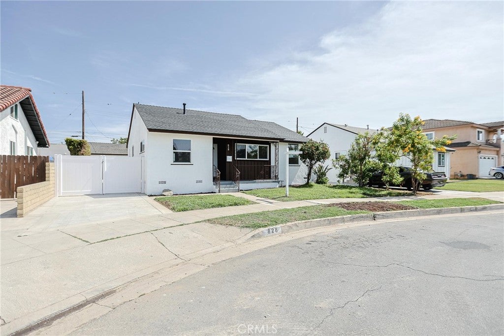 828 Tola St.