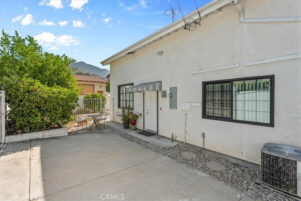 1031 E. Tujunga Avenue A