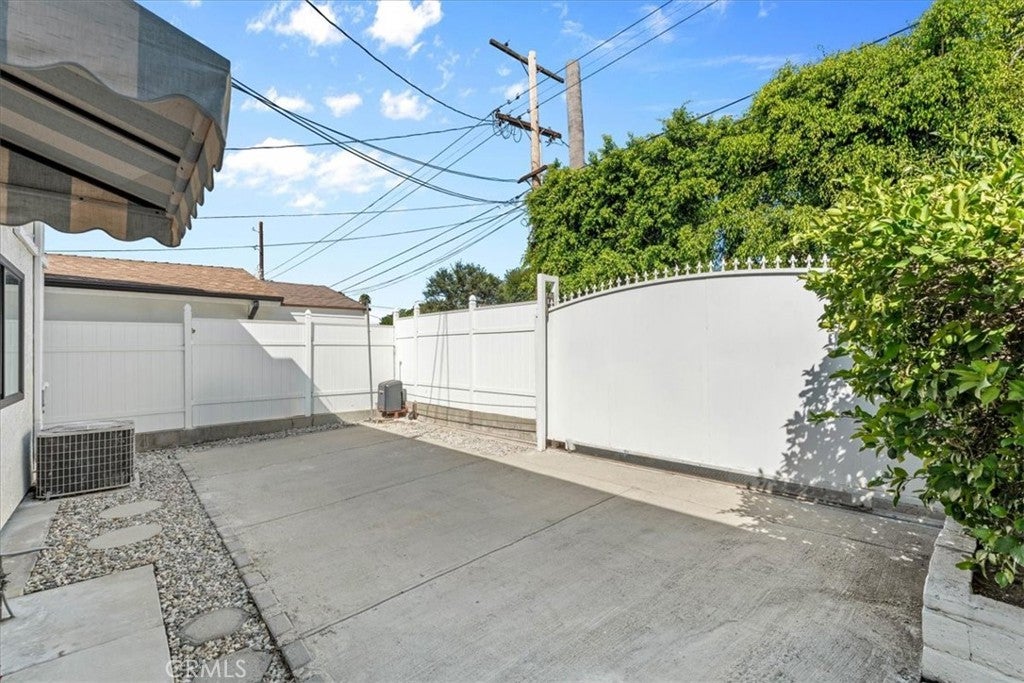 1031 E. Tujunga Avenue A
