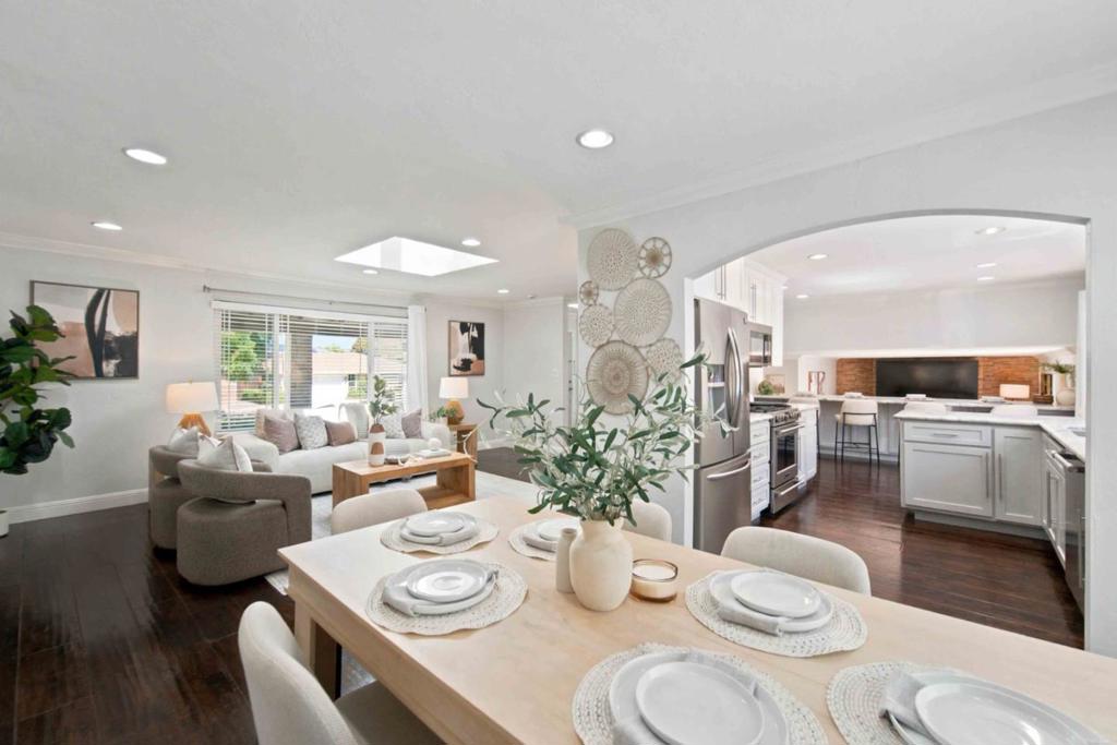 904 Foothill Drive