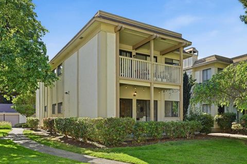 Photo of 50 Horgan Avenue #47, Redwood City, CA 94061 (MLS # ML82043615)