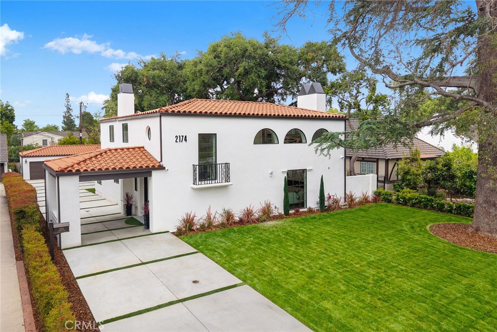 Properties 2 2174 Melville Drive