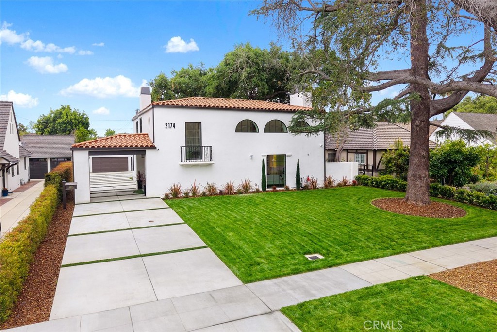 Properties 1 2174 Melville Drive