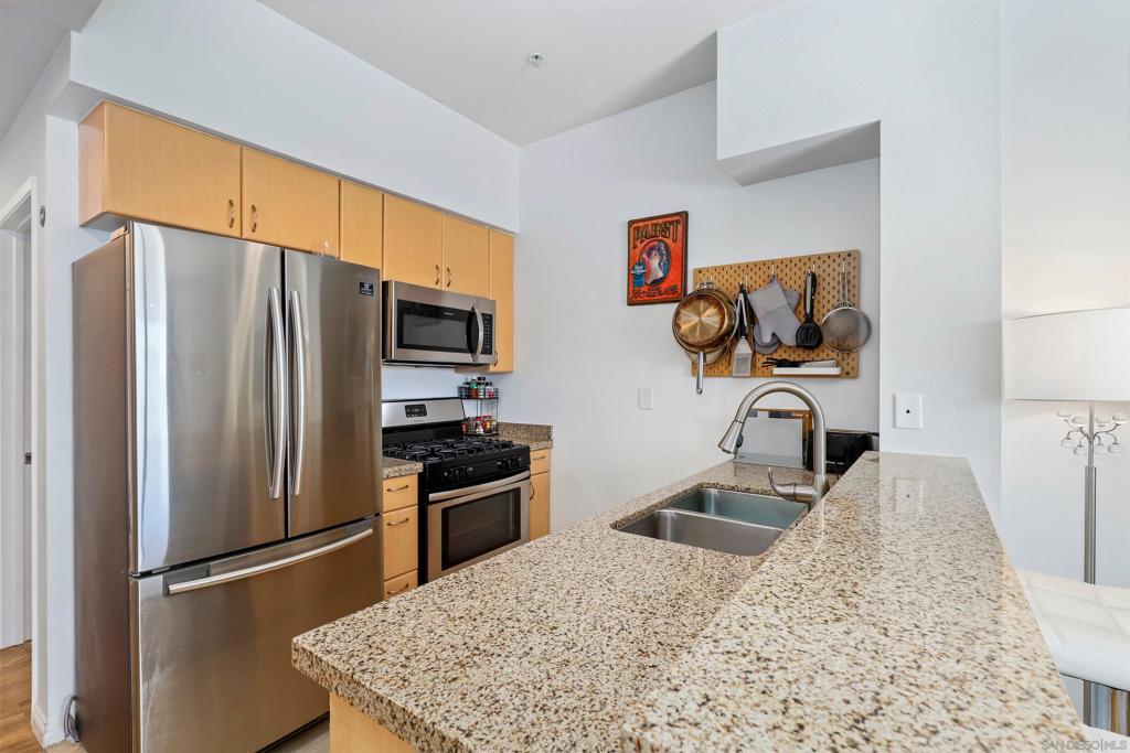 445 Island Ave 702