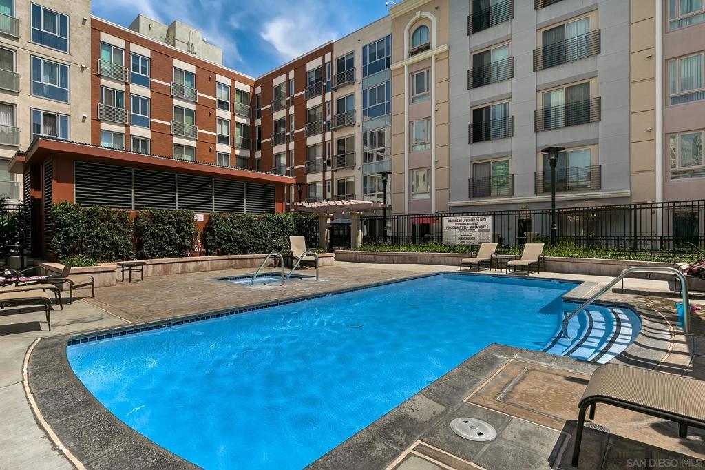 445 Island Ave 702
