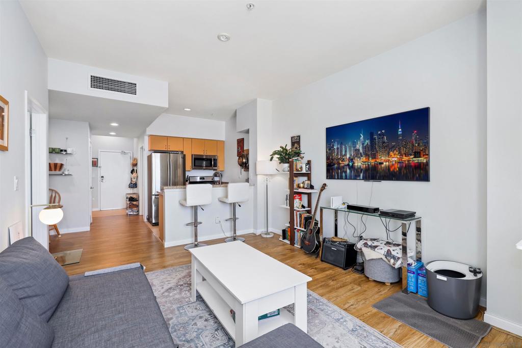 445 Island Ave 702