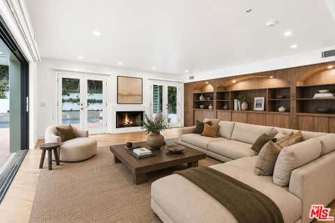 Photo of 1200 N Doheny Drive, Los Angeles, CA 90069 (MLS # 26857315)