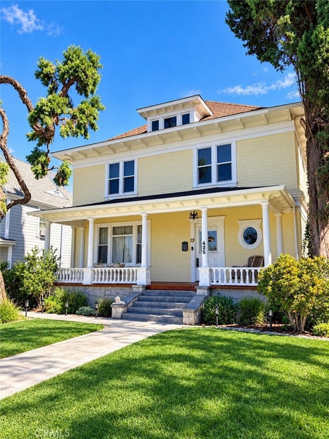 Photo of 425 Cajon ST, Redlands, CA 92373 (MLS # IG26221718)