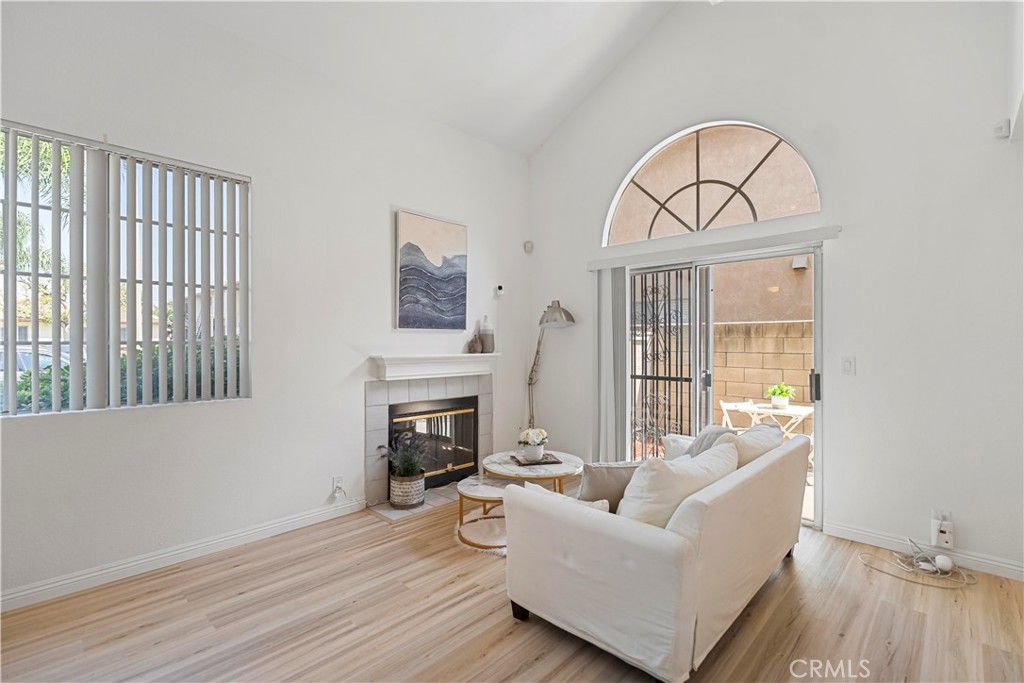 806 W Commonwealth Avenue