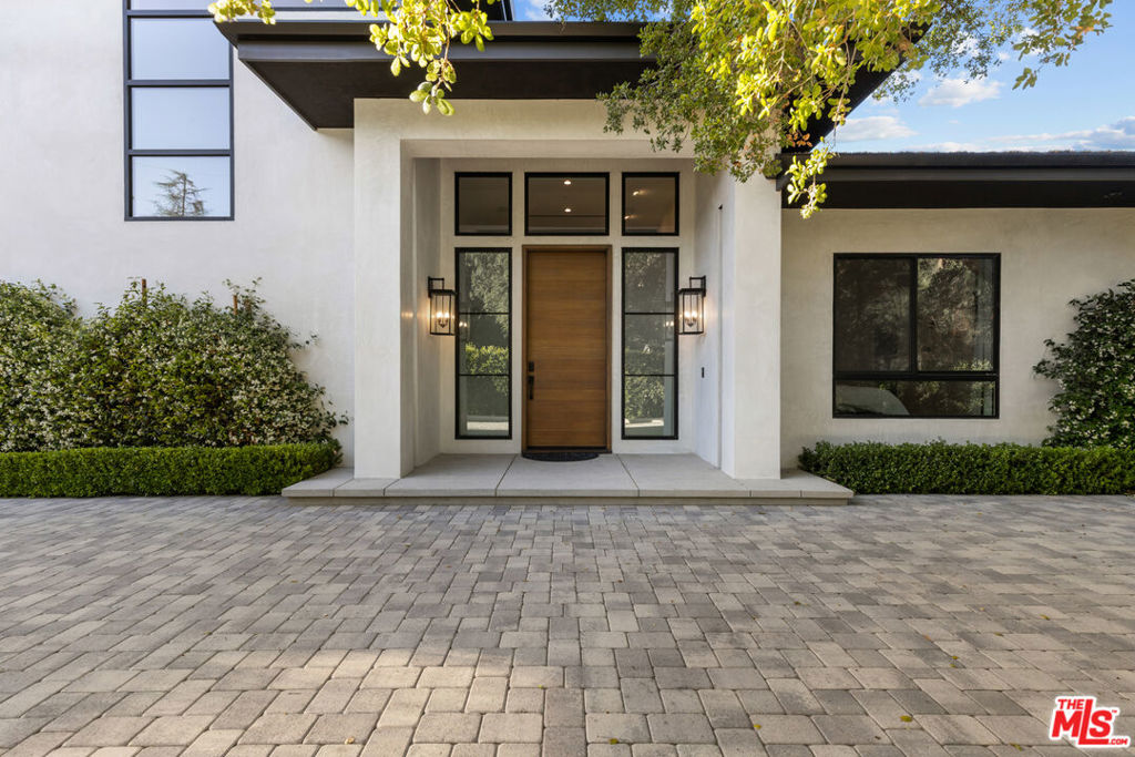 Properties 2 17401 Rancho Street