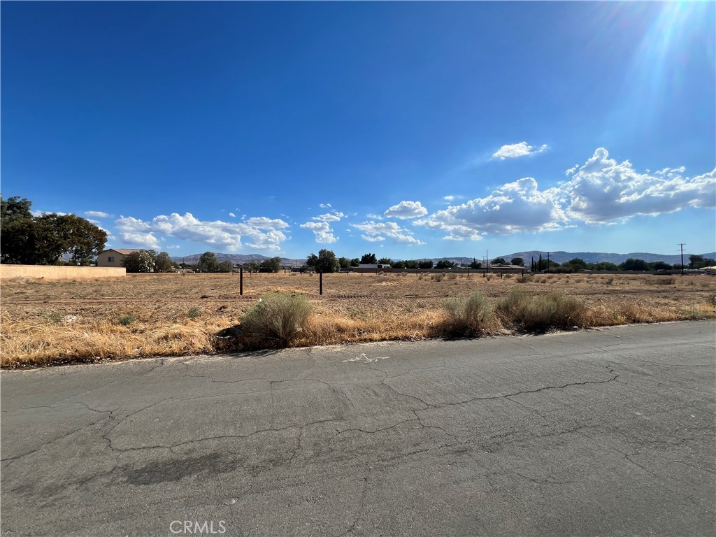 Centrally located in the heart of Palmdale. Over 1 acre of land near homes and close to Highway 138. This location is near utilities and city services. Build your dream home today!