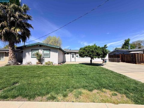 Photo of 3355 Bennett Way Way, Concord, CA 94519 (MLS # 41127528)
