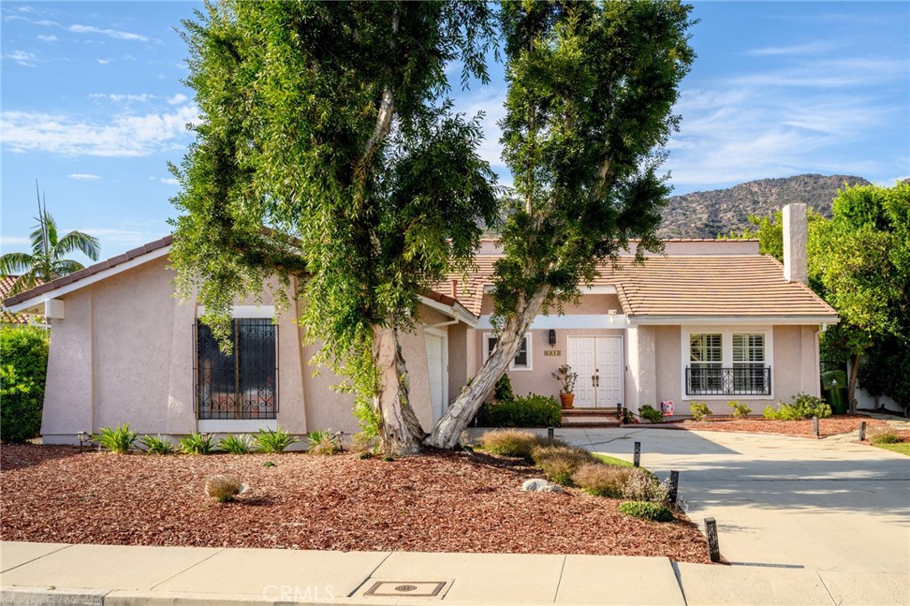 3015 Arrowhead Drive