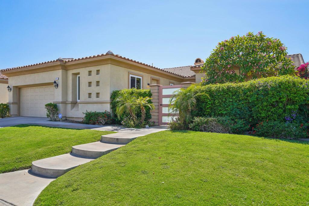 44735 Via Catalina