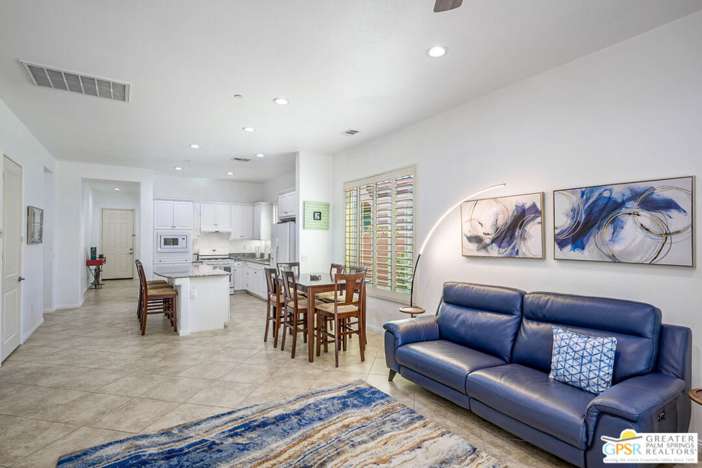 39220 Calle Negrete