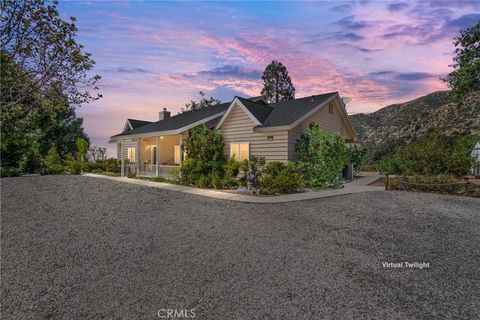 Photo of 38736 Oak Glen Road Rd, Oak Glen, CA 92399 (MLS # IG26079373)