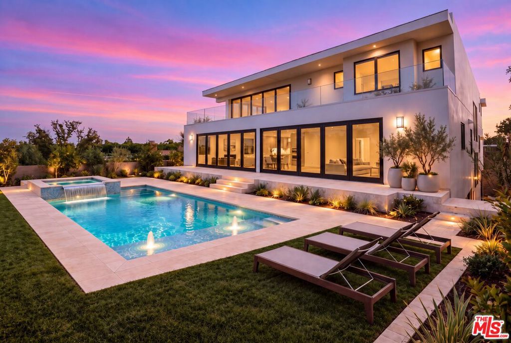 Photo of 1015 Franklin Street, Santa Monica, CA 90403 (MLS # 26969825)