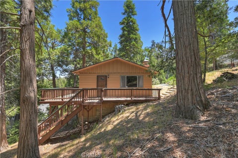 Photo of 28976 Alder Terrace TER, Cedar Glen, CA 92321 (MLS # TR26125032)