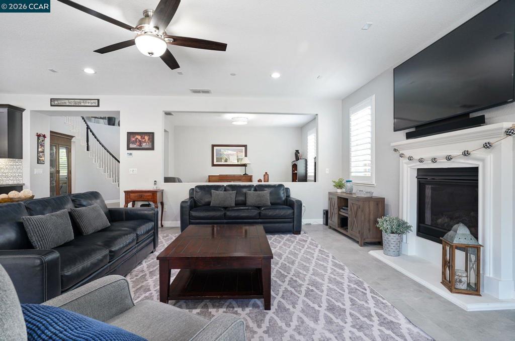 449 Avondale Ct