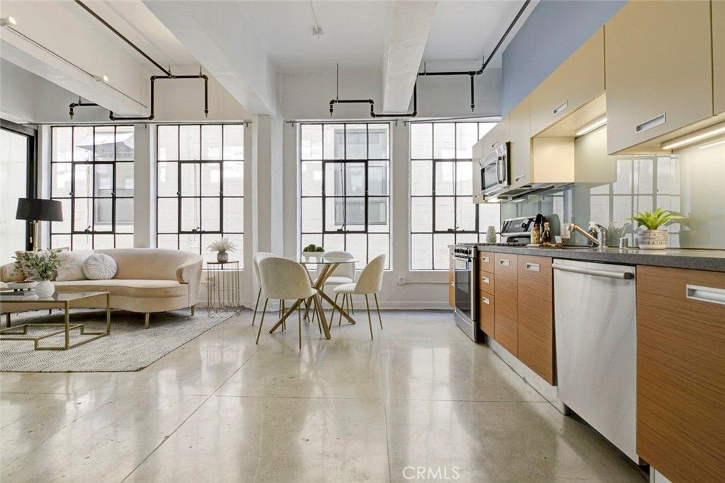 Photo of 746 S Los Angeles St St #1009, Los Angeles, CA 90014 (MLS # GD25257988)