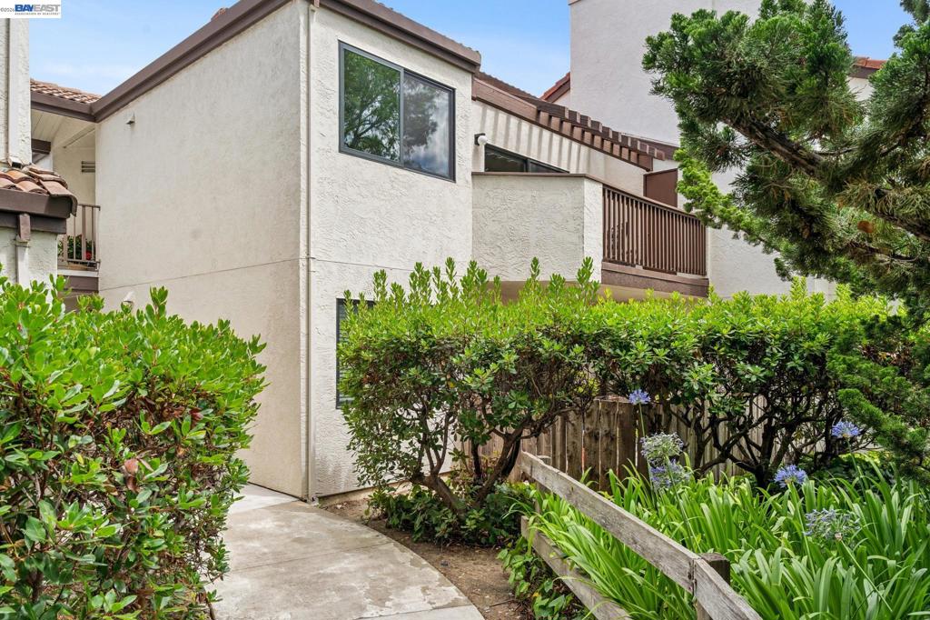 21062 Gary Dr DR 217, Hayward CA 94546