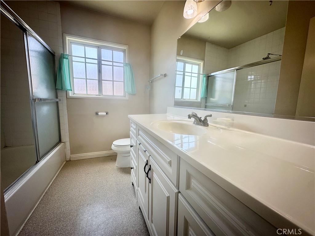 1712 Whitehurst