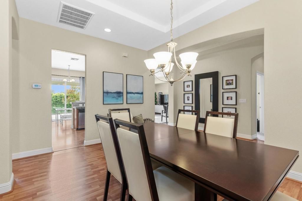 listing image 130724599687244665512