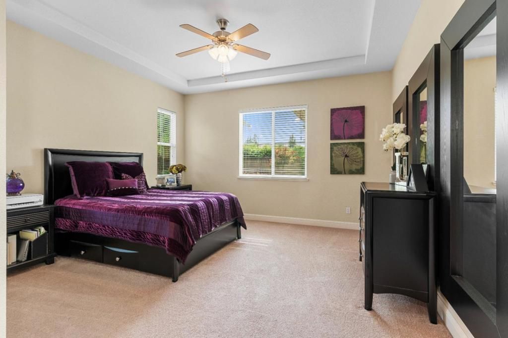 listing image 130725351861631903545