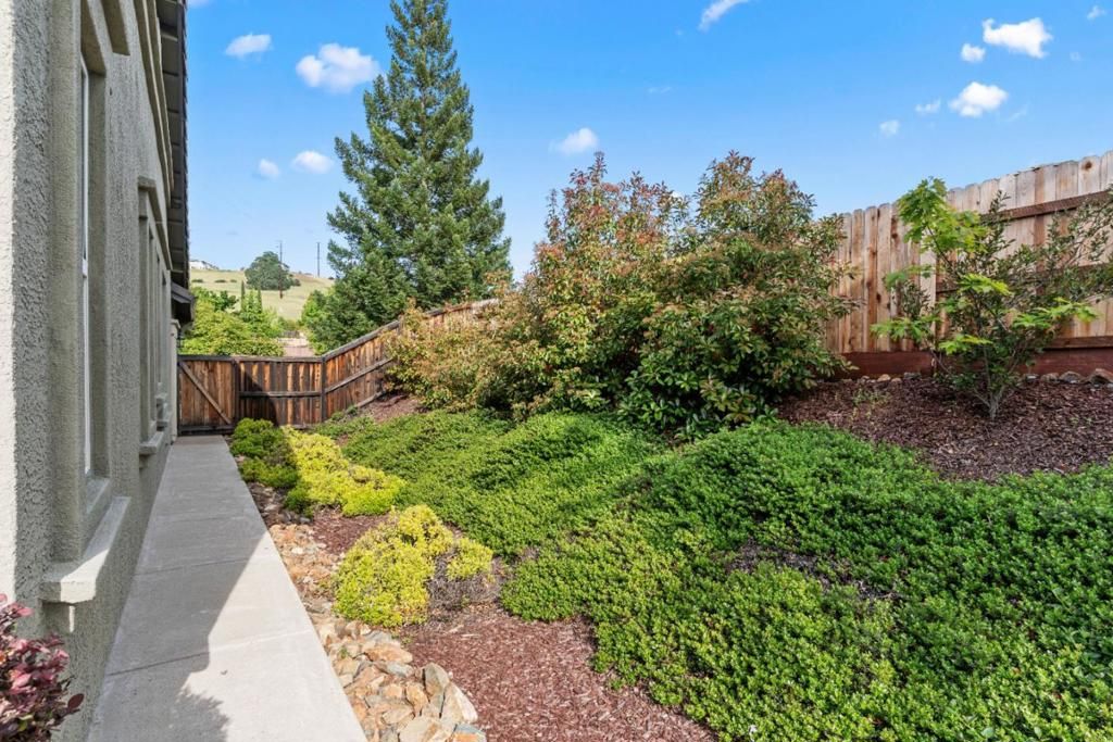 listing image 130728672611587641215