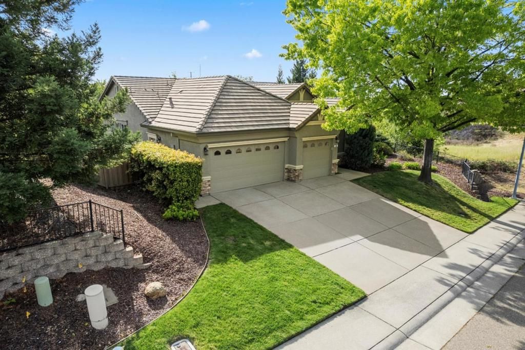 listing image 130729739614023374666