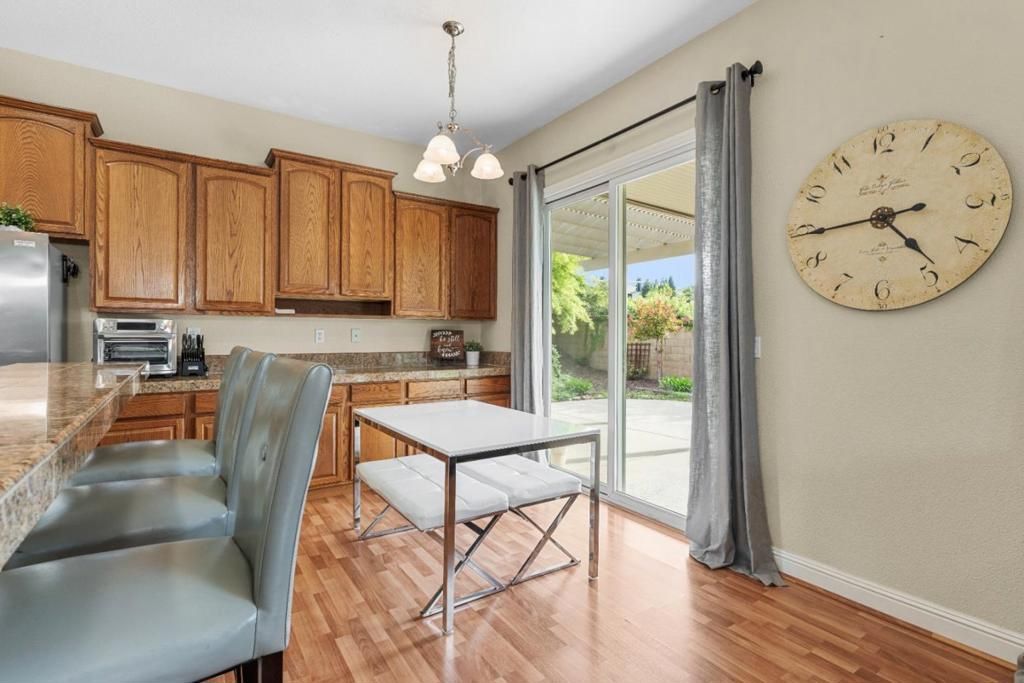listing image 130722657417627130387