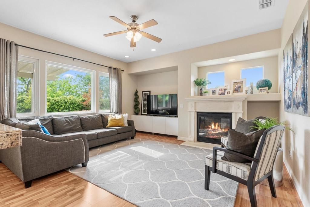 listing image 130720163470292330927