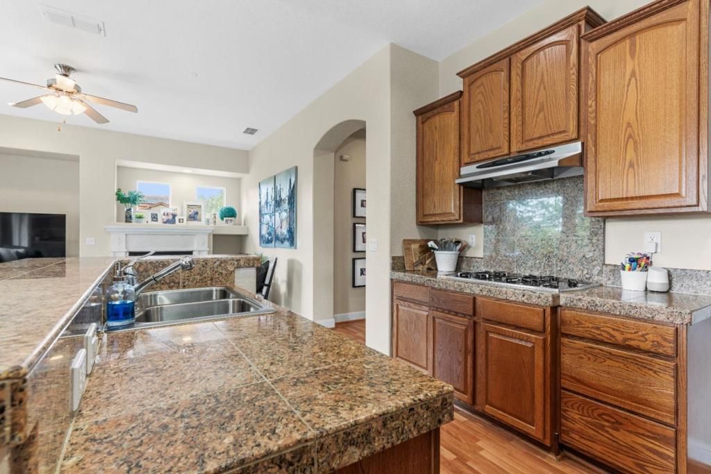 listing image 130727422882765744433