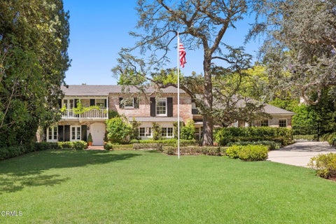 Photo of 521 Bradford Street, Pasadena, CA 91105 (MLS # P1-27738)