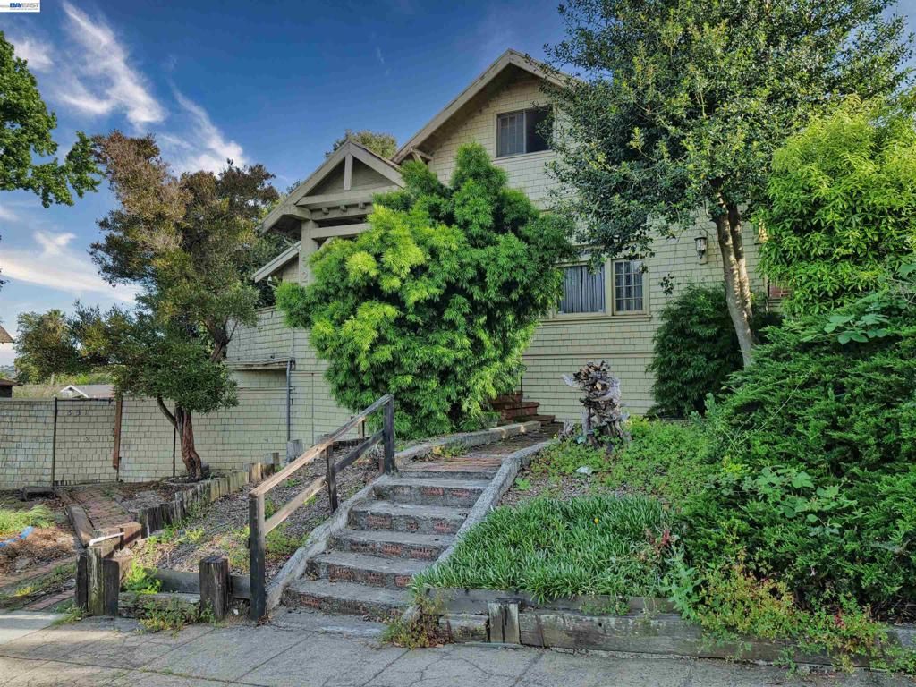 Photo of 927 Carolina St St, Vallejo, CA 94596 (MLS # 41131500)