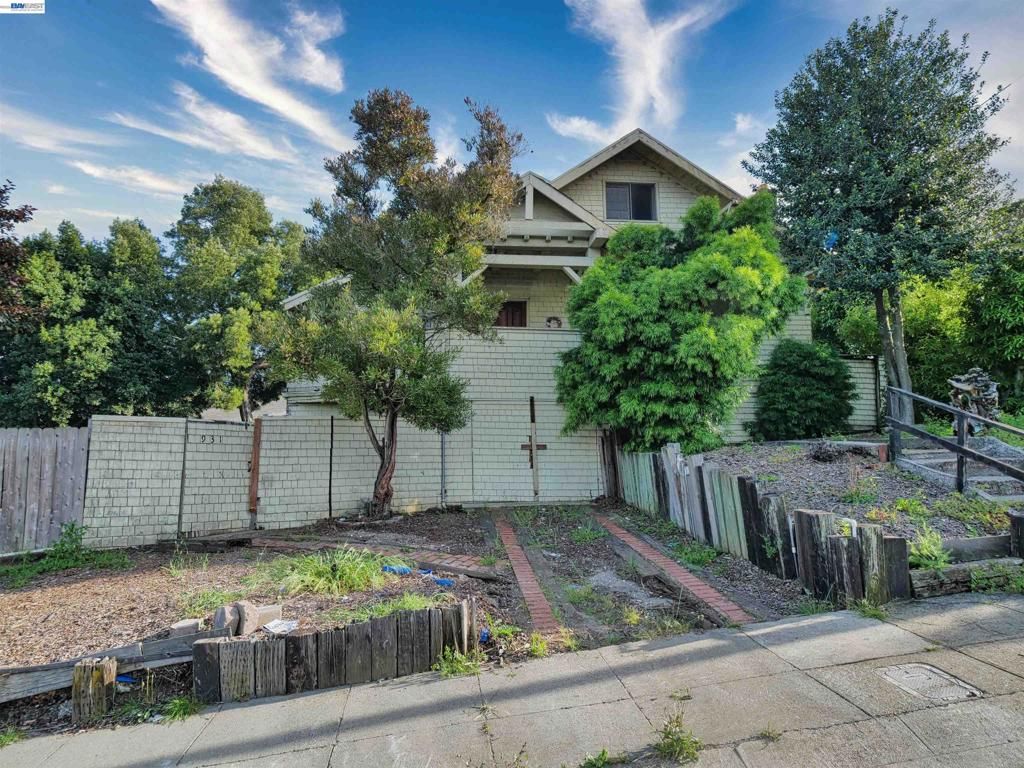 Photo of 927 Carolina St St, Vallejo, CA 94596 (MLS # 41131500)