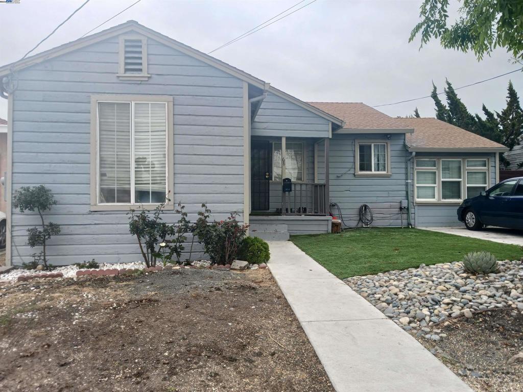 This is a Beautiful Home with 3 bedrooms and 1 Bathroom. New Stove, New Blinds and New Fence. The Garage has been turned into a beadroom including Closet. Lots of space in Back Yard to grow or add Storage. With in walking distance to shops and Eateries. This is a Jewel home. Financing Available first time home buyers Dream.