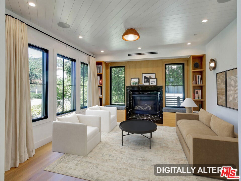 Properties 4 6310 Mirror Lake Drive