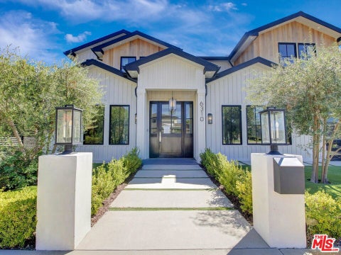 Photo of 6310 Mirror Lake Drive, Los Angeles, CA 90068 (MLS # 26104693)