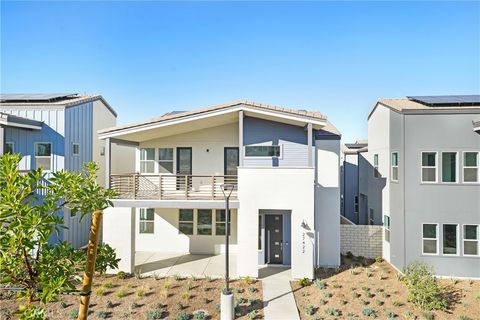 Photo of 27422 Creekwood Lane, Valencia, CA 91381 (MLS # IG26089793)